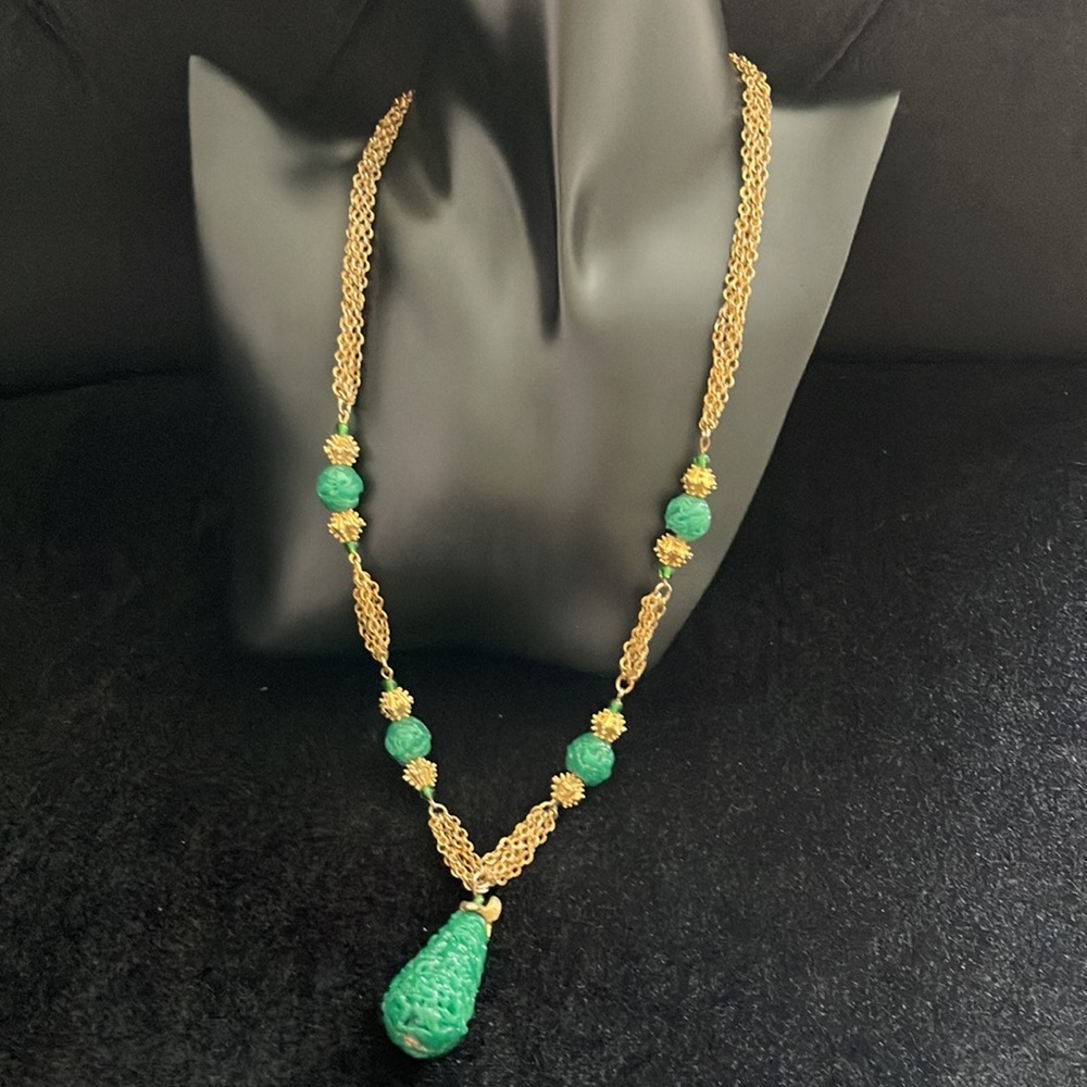 Trifari Vintage drop jade gemstone gold necklace